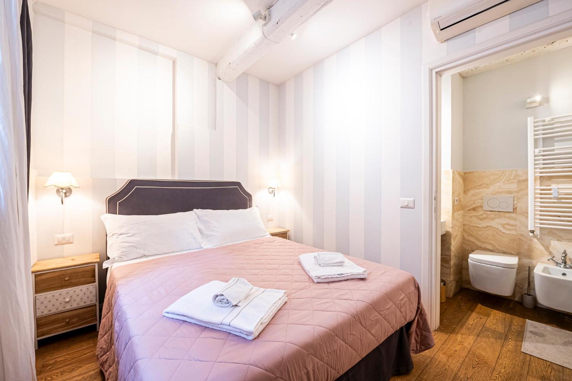 Suite In Pz. Michelangelo: Due Camere Con Due Bagni Флоренция Екстериор снимка