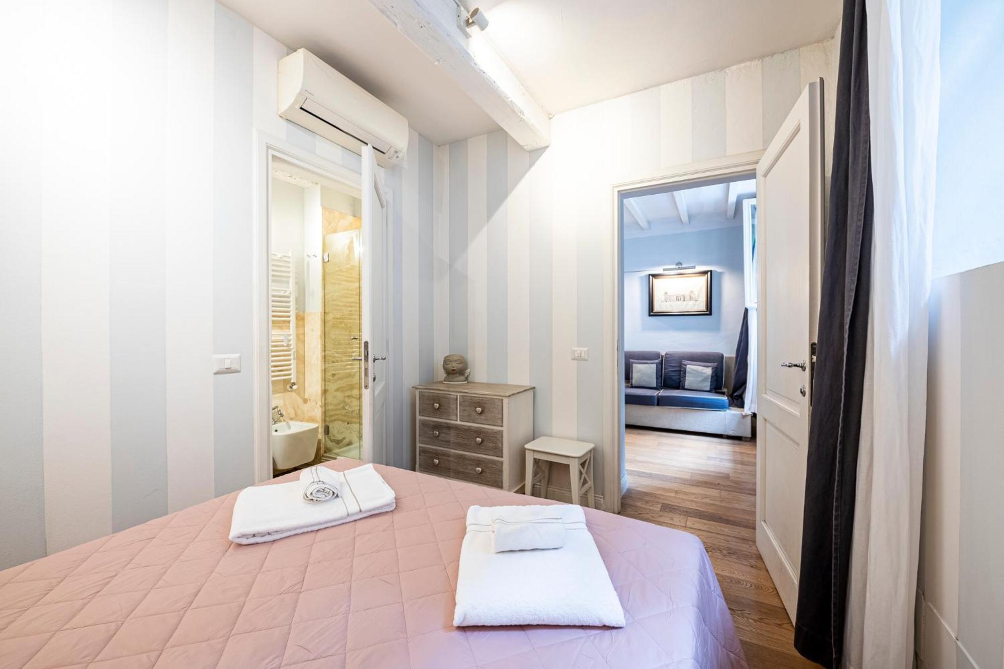 Suite In Pz. Michelangelo: Due Camere Con Due Bagni Флоренция Екстериор снимка